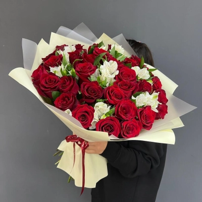 Букет «Танец любви» – гармония страсти и нежности в каждом лепестке Петрозаводск Республика Карелия