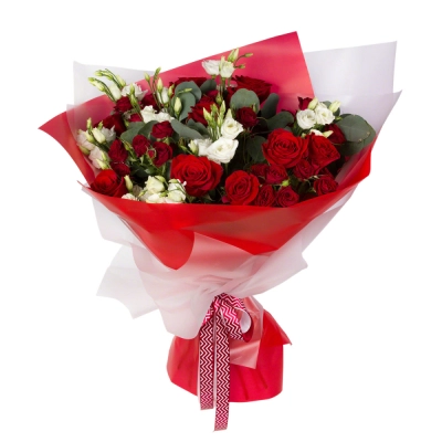 Контрастный букет «Рандеву» – красные розы и белые эустомы Петрозаводск Республика Карелия